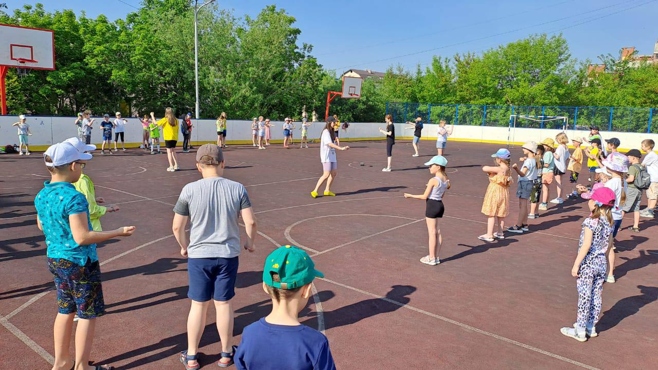 Муниципальное бюджетное общеобразовательное учреждение «Средняя  общеобразовательная школа № 99» г. Кемерово - «День здоровья»